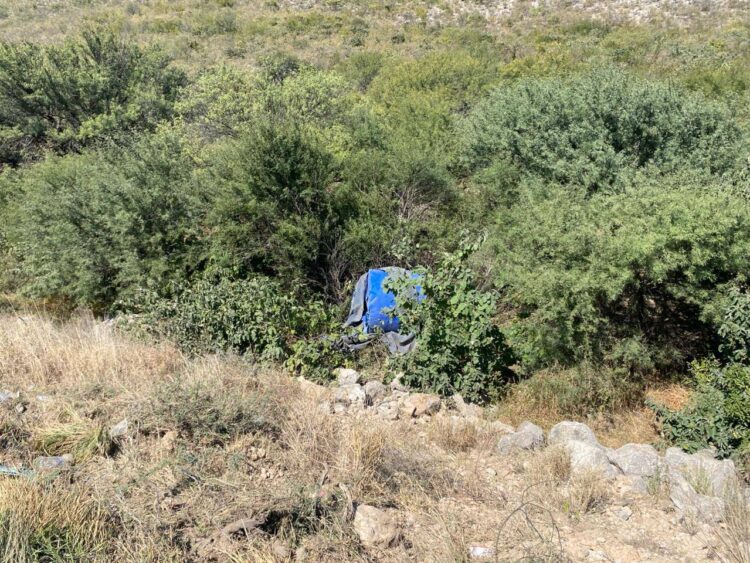 Pesado rollo de metal desprendido de tractocamión cerca de Jaumave pudo haber provocado tragedia