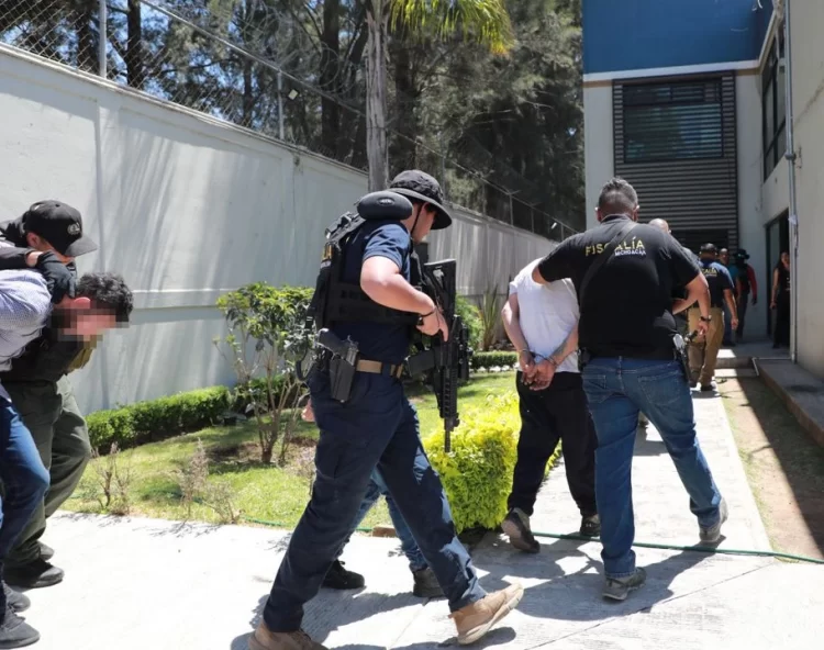 Detienen en Michoacán a banda de 10 secuestradores ligada con el CJNG