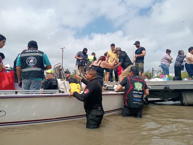 Guardia Estatal continúa con labores de rescate en Reynosa y Río Bravo