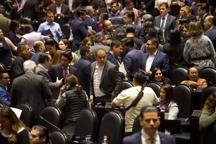 Niega Sheinbaum amasiato con el PRI e invoca a Alito y a Cuauhtémoc a declarar ante las autoridades
