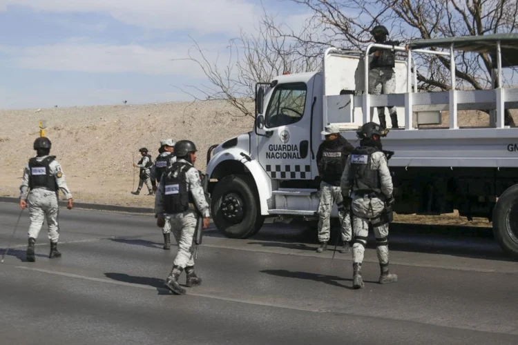 Capturan en Chihuahua a 3 miembros de ‘Los Mayos’ en posesión de un arsenal y vehículos blindados