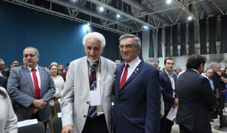 Inaugura Américo Congreso Internacional Hacia un Sistema de Salud Integral y Humanista en Tamaulipas