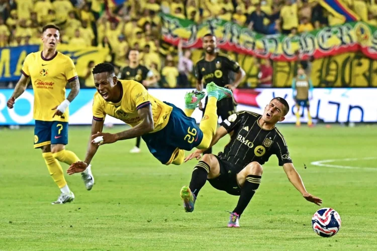 El América sigue con el santo de espaldas: Cae 2-1 ante LAFC y dice adiós al Mundial de Clubes