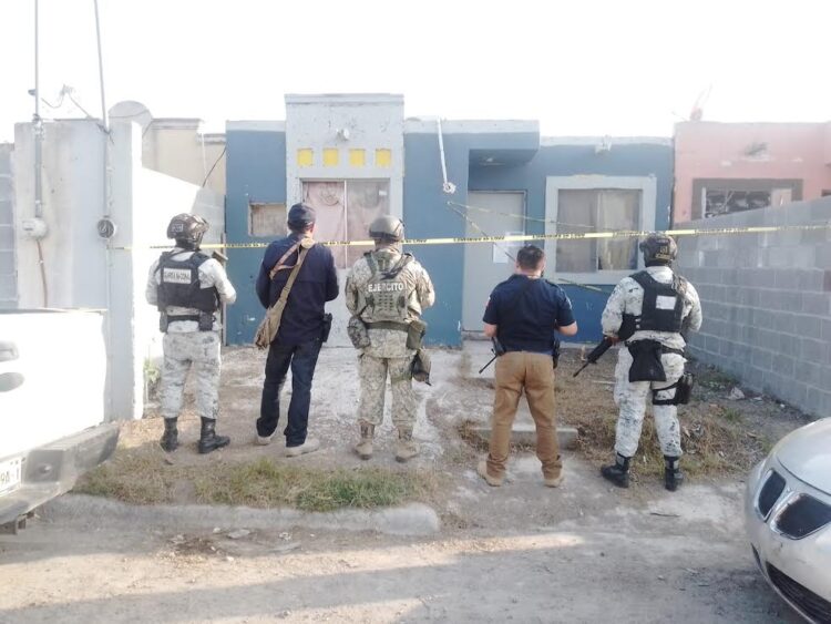 Elementos de SEDENA, GN y FGJET aseguran casa de narcomenudistas en Camargo