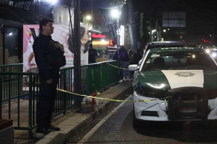 Investigan a policías por presunta manipulación de pruebas en crimen de funcionarios de Clara Brugada