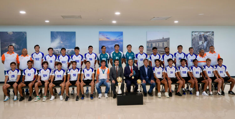 Felicita Américo Villarreal a Correcaminos Premier por poner en alto a Tamaulipas y a la  UAT