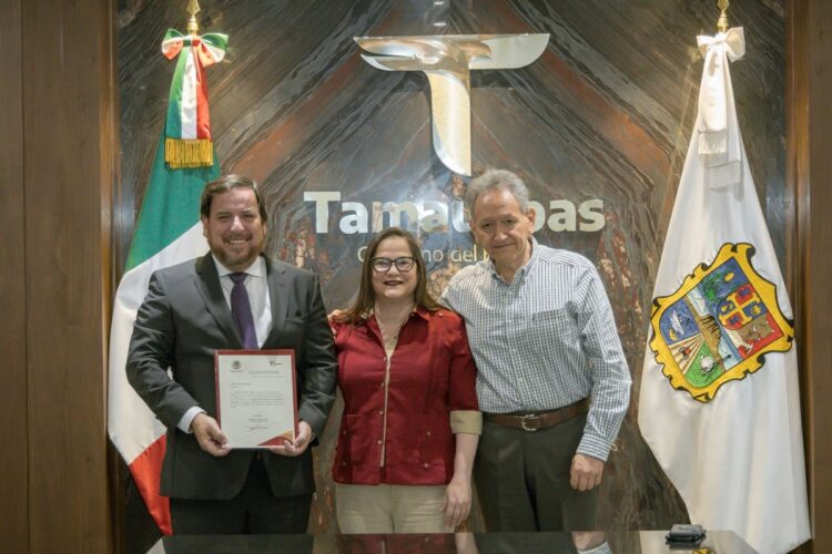 Lucía Aimé dejó convulsionada una secundaria de ejido de El Mante y nuevo titular de la SET sigue impávido