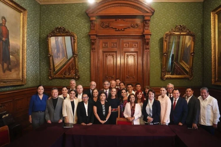 Gobernadores de Morena, incluido Américo, se reúnen con Sheinbaum preocupados por abasto de medicinas