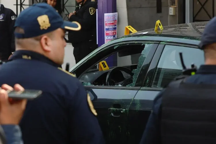Mueren en atentado  balazos secretaria particular y asesor de Jefa de Gobierno de CDMX Clara Brugada