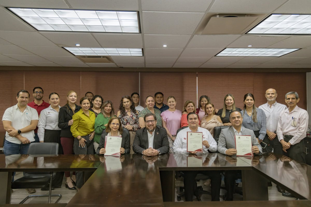 El nuevo secretario entrega nombramientos a titulares de subsecretarías ...