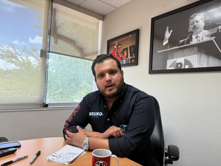 El PRI se erige como guardián de la seguridad al tiempo que a su ex gobernador le ejecutan orden de aprehensión