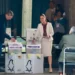 Al grito de ‘viva la democracia’ Claudia Sheinbaum emite su voto en la primera elección judicial