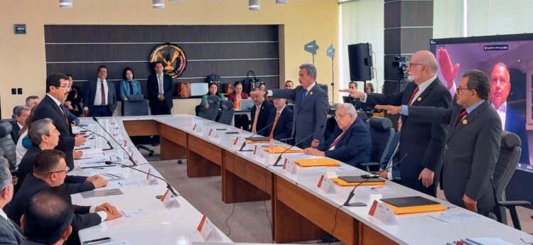 Encabeza rector toma de protesta a nuevos integrantes del Patronato de la UAT