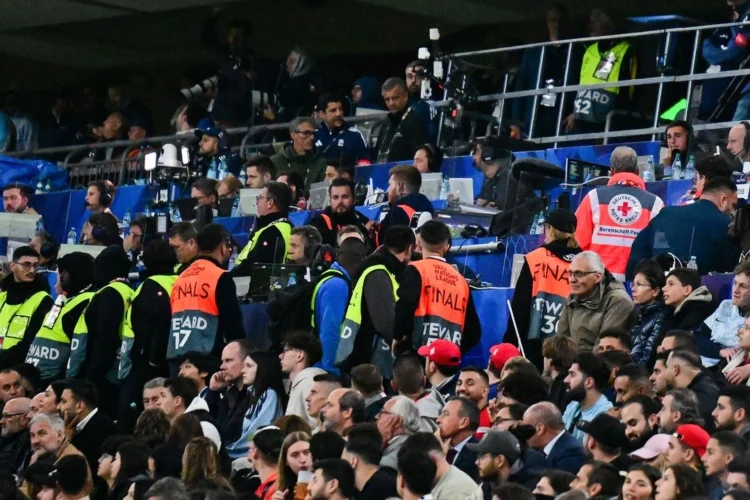 La muerte de un aficionado que cayó de la tribuna enluta el triunfo de Portugal en final de Liga de Naciones
