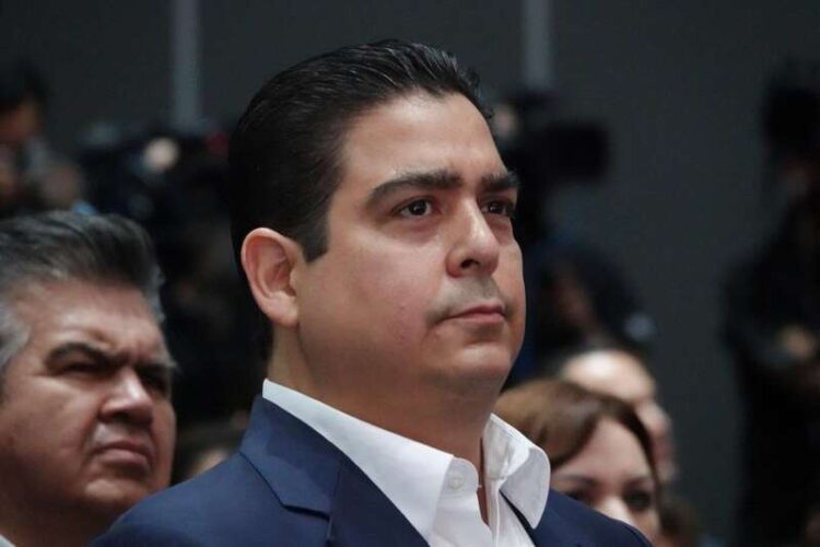 En un símil de nado sincronizado reaparece ‘fantasma’ de los Cabeza de Vaca repartiendo culpas de su propiedad
