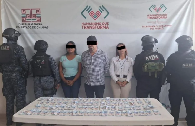 Tres funcionarios de Protección Civil del gobierno de Chiapas fueron detenidos  por extorsión agravada