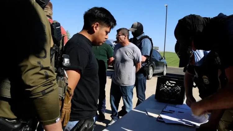 Redadas antimigrantes del ICE llegan campos agrícolas de California; general contradice opinión de Trump