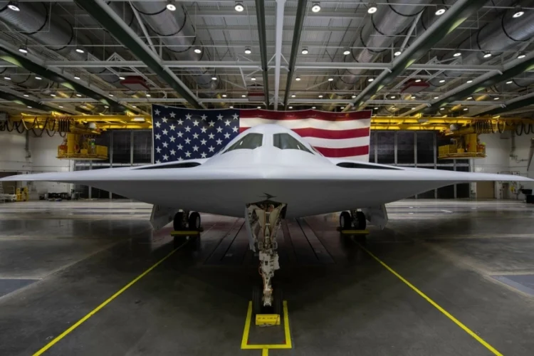 Evalúa Estados Unidos atacar a Irán y desplaza aviones furtivos B-2