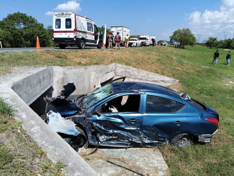 Aparatoso accidente deja esta tarde 5 personas lesionadas cerca del municipio de González