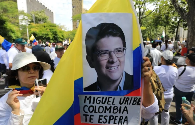 Joven de 17 años se entrega a Fiscalía diciéndose parte del atentado contra el candidato presidencial de Colombia