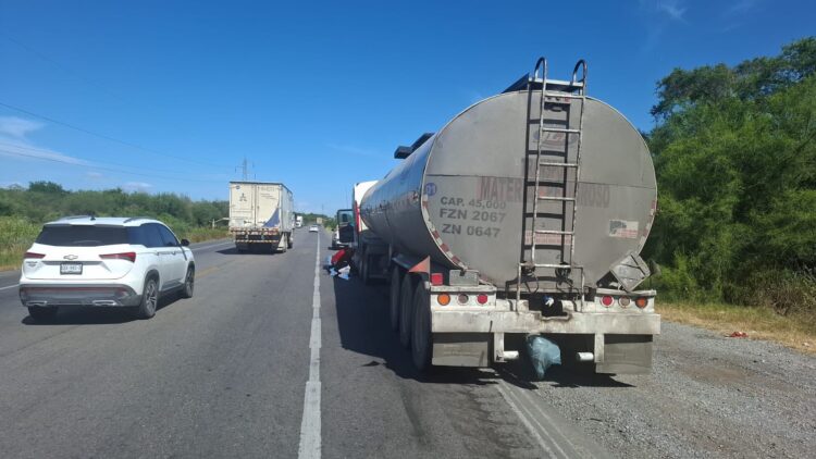 La GE atiende fuga de combustóleo en carretera Victoria-Monterrey; tanque-cisterna contiene 45 mil litros