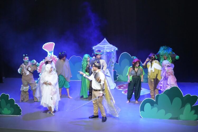 Estudiantes de la UAT despliegan su talento en obra teatral