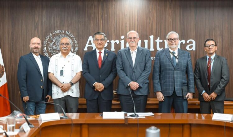 Acuerda Américo con titular de la SADER federal apoyos para productores de sorgo y maíz