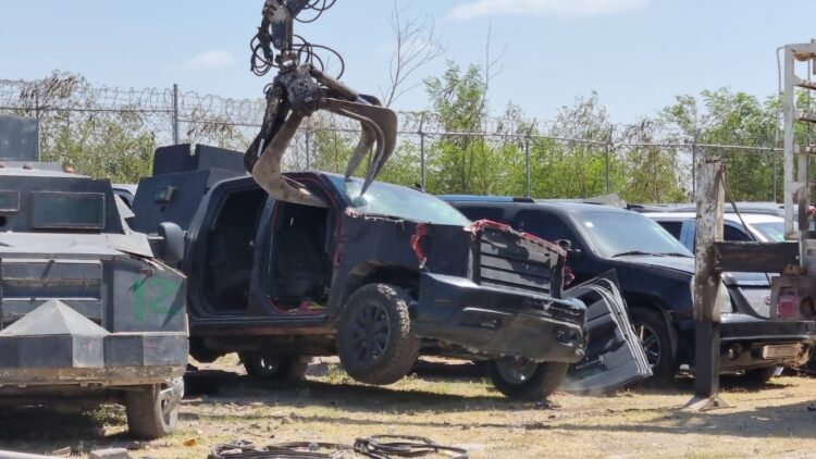 La Fiscalía General de la República destruye en Tamaulipas 23 ‘narcomonstruos’ con blindaje artesanal