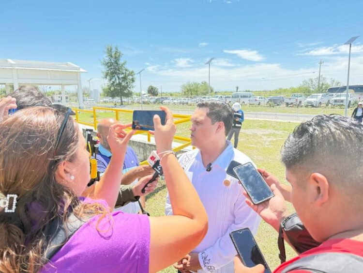 Titubeante, Prieto Herrera dice que el Congreso ‘analiza presuntos trafiques’ entre los Carmona y CDV