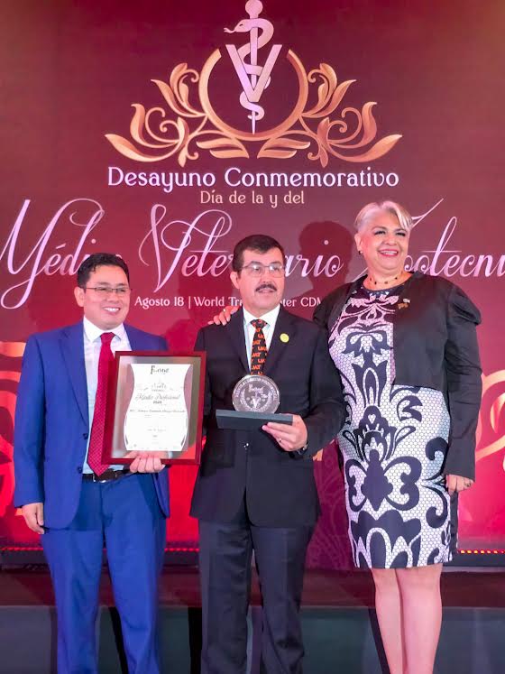 El rector de la UAT Dámaso Anaya recibe Premio Nacional al Mérito Profesional 2025