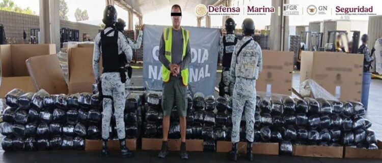 Da la SSPC a conocer aseguramiento  de 1.9 toneladas de metanfetamina y cocaína en la garita de Tijuana