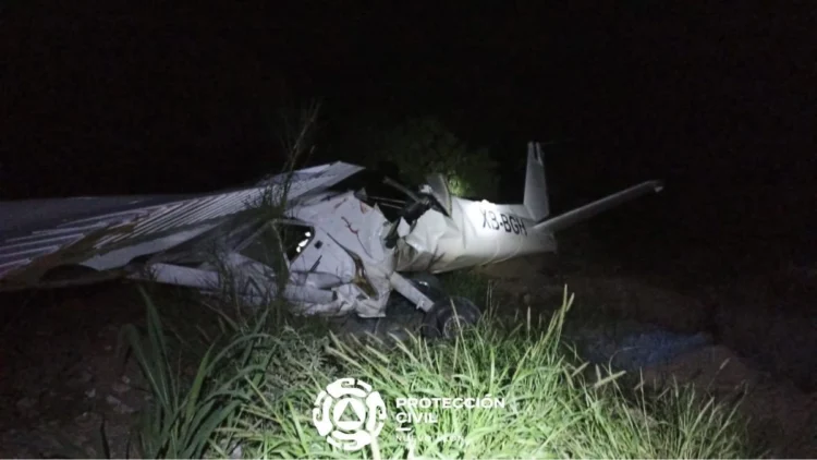 Un hombre y una mujer perecen al estrellarse una avioneta en García, Nuevo León