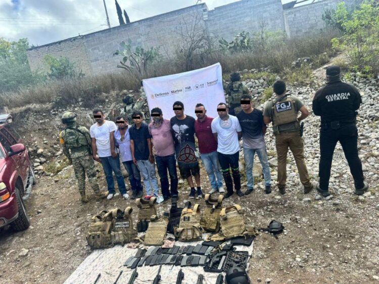Militares y policías de Tamaulipas desarticulan célula criminal en Tula; detienen a 8 con armas