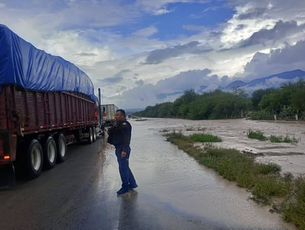 Activan Plan Tamaulipas en Tula para evitar accidentes a causa del desbordamiento de un arroyo