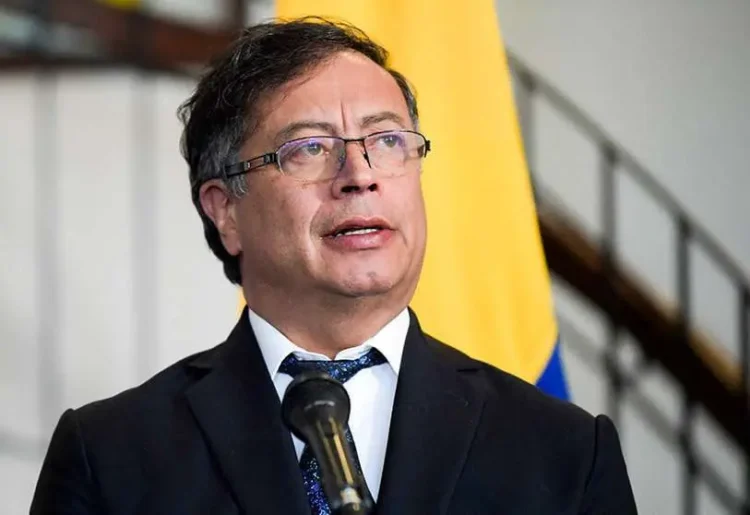 El presidente de Colombia pide abrir proceso penal contra Trump por bombardeos a lanchas en el Caribe