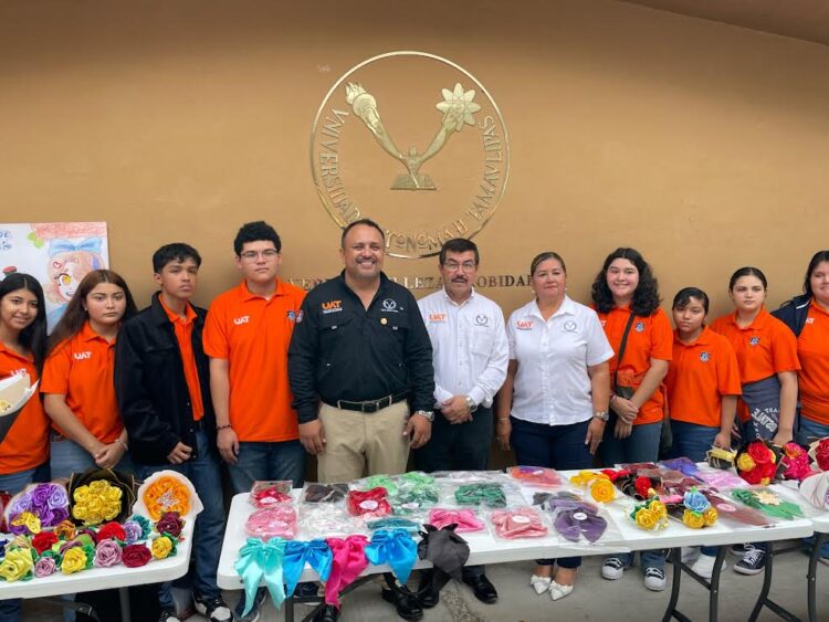 Sostiene el rector encuentro con universitarios de Valle Hermoso