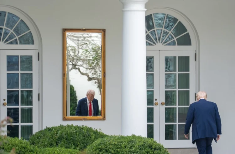 Donald Trump intenta despedir a 10 mil empleados en EU y jueza prohíbe hacerlo durante cierre del gobierno
