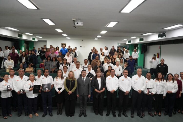 Preside el rector homenaje al personal jubilado del SUTUAT