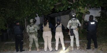 Militares y policías de Tamaulipas aseguran droga en inmueble de narcomenudistas en El Mante