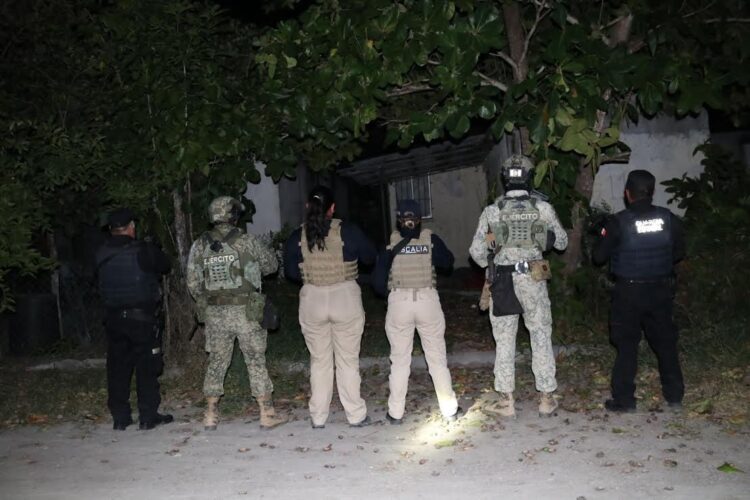 Militares y policías de Tamaulipas aseguran droga en inmueble de narcomenudistas en El Mante