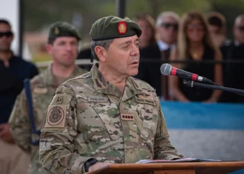 Milei pone a un militar como ministro de Defensa, el primero desde fin de sangrienta dictadura en Argentina