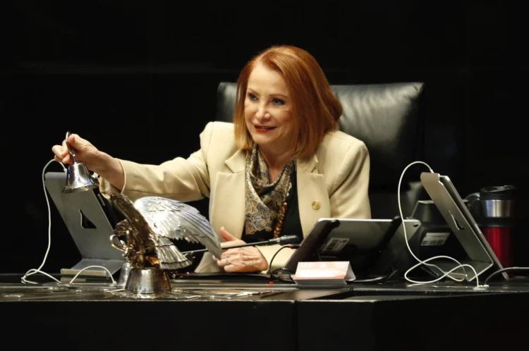 Recibe el Senado iniciativa de Claudia Sheinbaum para reducir en México la jornada laboral a 40 horas