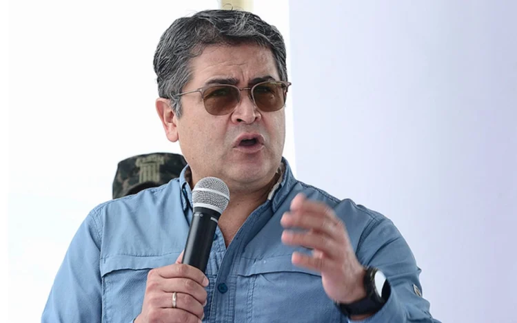 Ordena Honduras captura de ex presidente indultado por Trump en EU pese a nexos probados con narcos