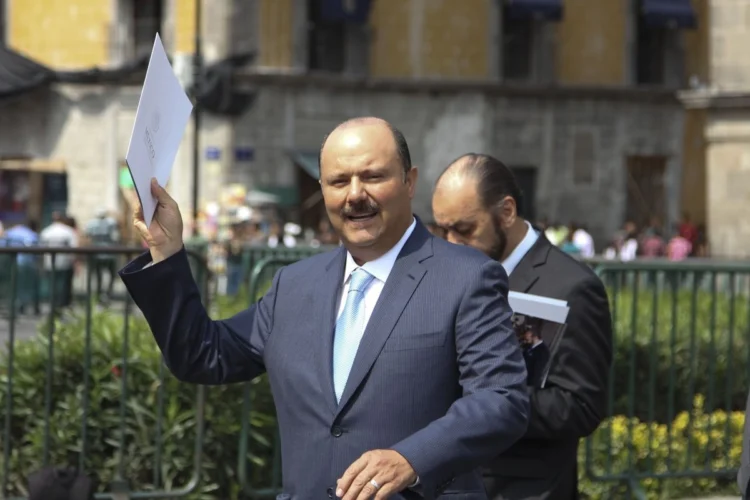 Ex gobernador priista de Chihuahua es acusado formalmente de apropiarse de $76 millones del erario
