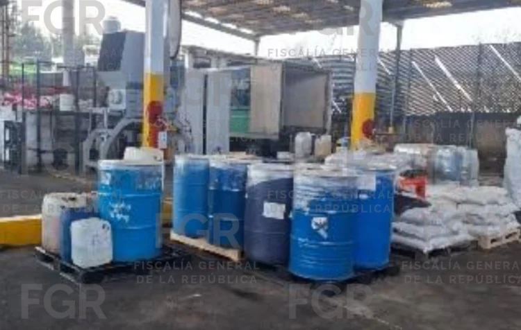 La FGR destruye más de 3 toneladas y 3 mil litros de precursores químicos asegurados en Baja California