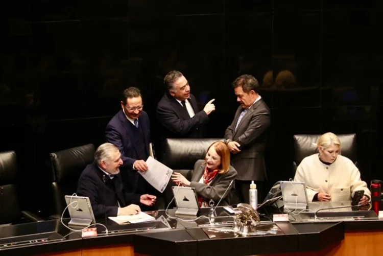 Aprueba Senado lista de 10 candidatos para la FGR: PRI y PAN están muy enojados y MC se abstiene