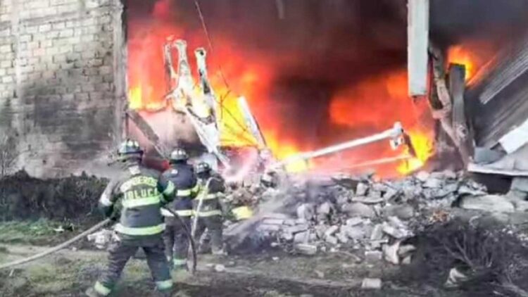 El desplome de un jet privado cerca del aeropuerto de Toluca deja 10 personas sin vida