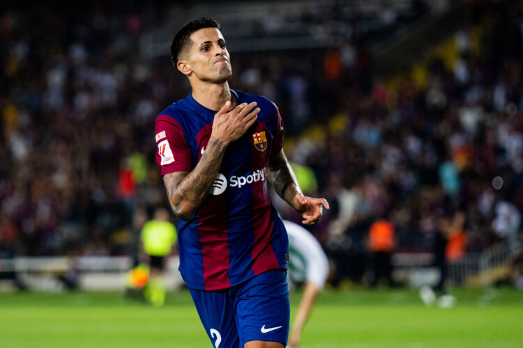 Cancelo, un comodín en la defensa para Hansi Flick