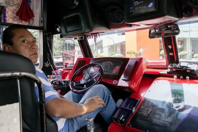 El 70% de concesionarios de transporte público la pasa ‘chido’ pero abusa de ‘chalanes del micro’