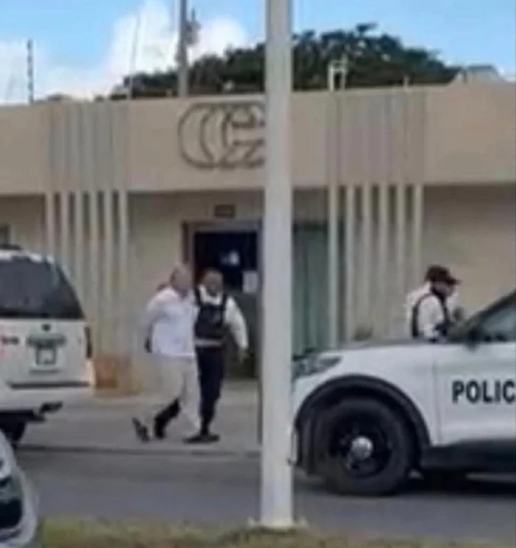 Detienen en posesión de drogas al rector de la Universidad de Campeche; tiene pleito con Layda Sansores